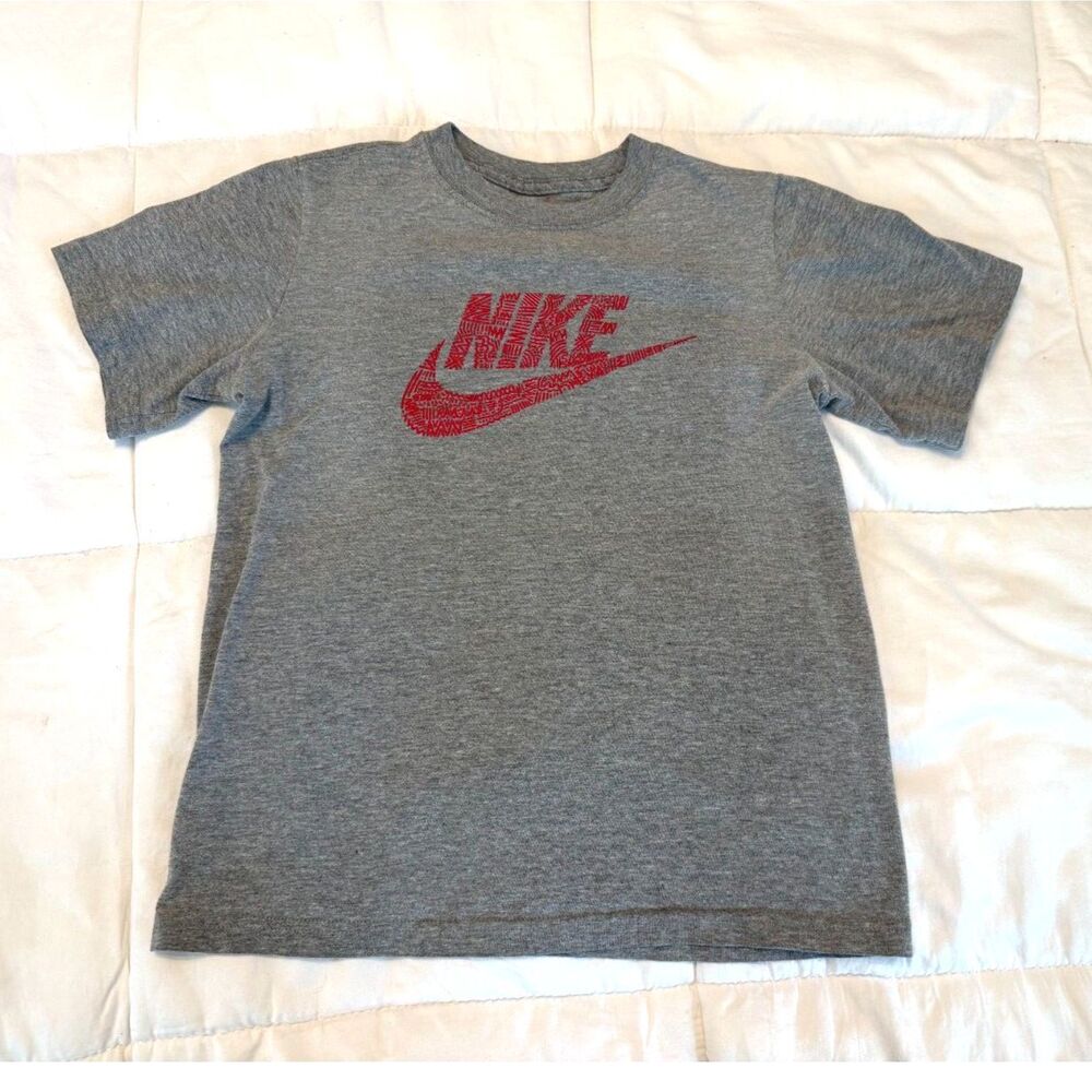 Nike Gray Short Sleeve T-Shirt Size Kids Small